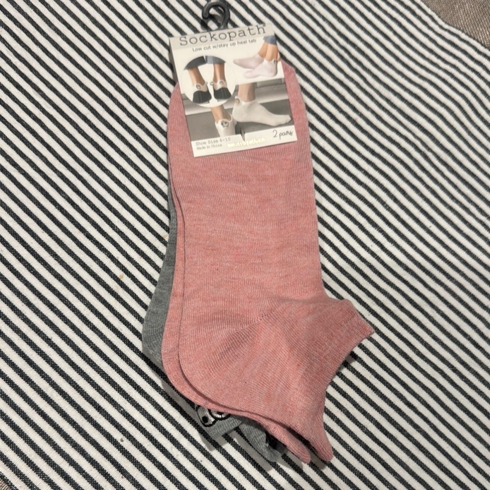 New Sociopath 2pk women’s low cut sock with expressions heel tabs